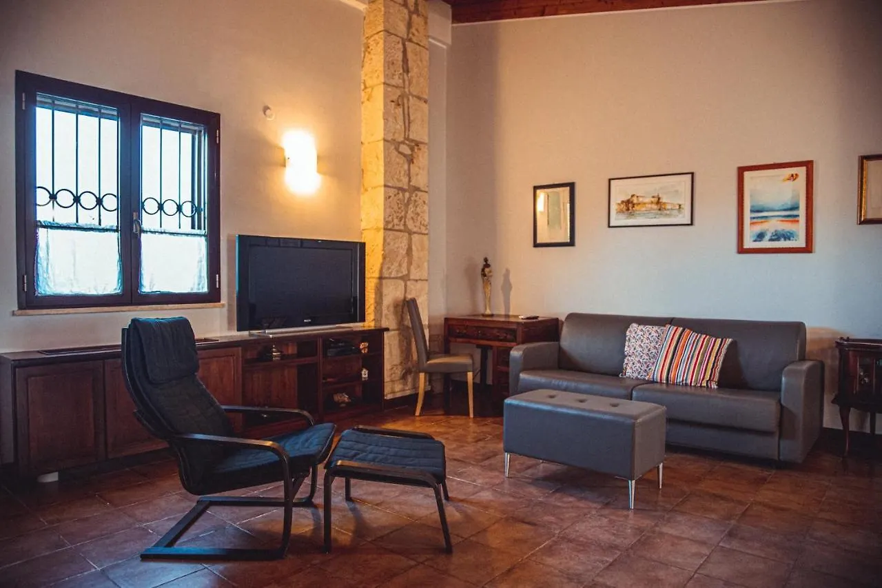 Semesterbostad Casa Vacanza Monterosso Villa Syrakusa
